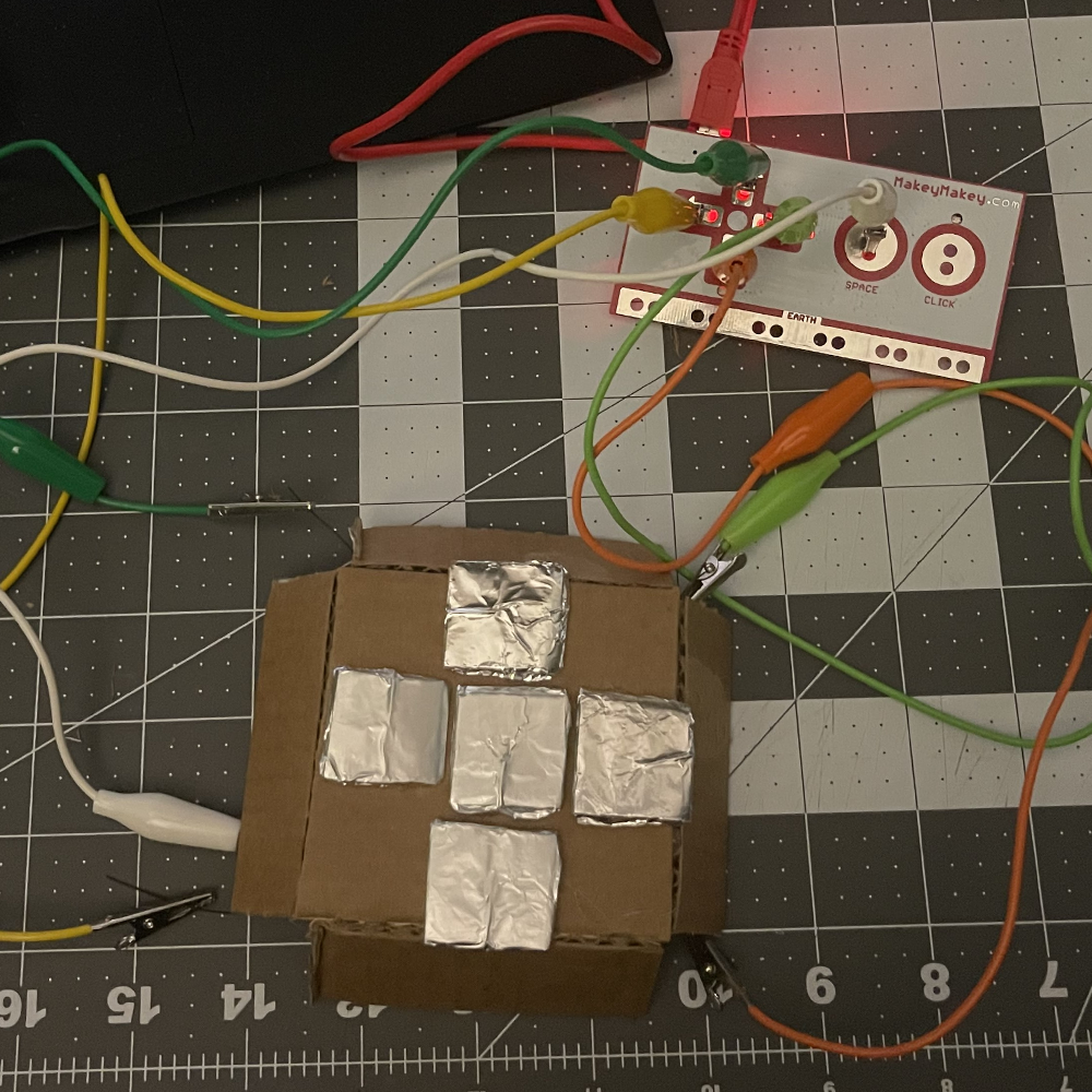 I liked this dancefloor setup more than the paper prototype. I liked the static buttons much more they, felt more reliable and sturdier.